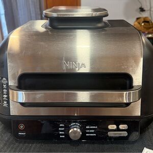 Ninja Black and Silver Grill Oven